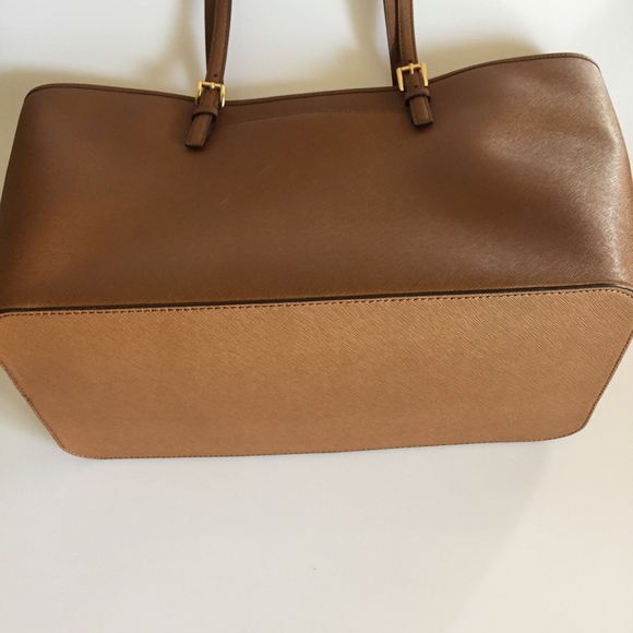 MICHAEL KORS Jet Set Medium Saffiano Brown Leather - Picture 6 of 8